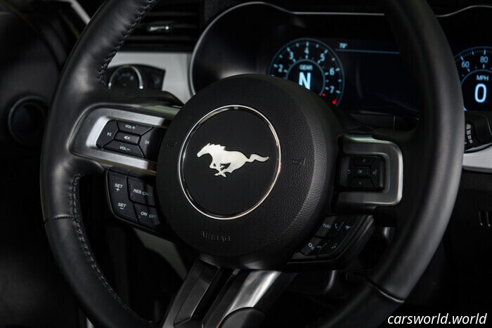 Un adolescente «supervelocista» llevó su Mustang hasta las 154 mph y luego se dio cuenta de que el policía también lo había hecho | Carscoops